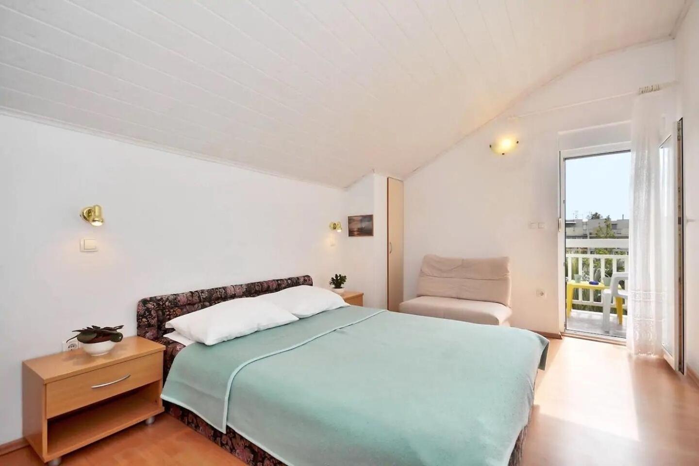 Apartment Toma Omiš Esterno foto
