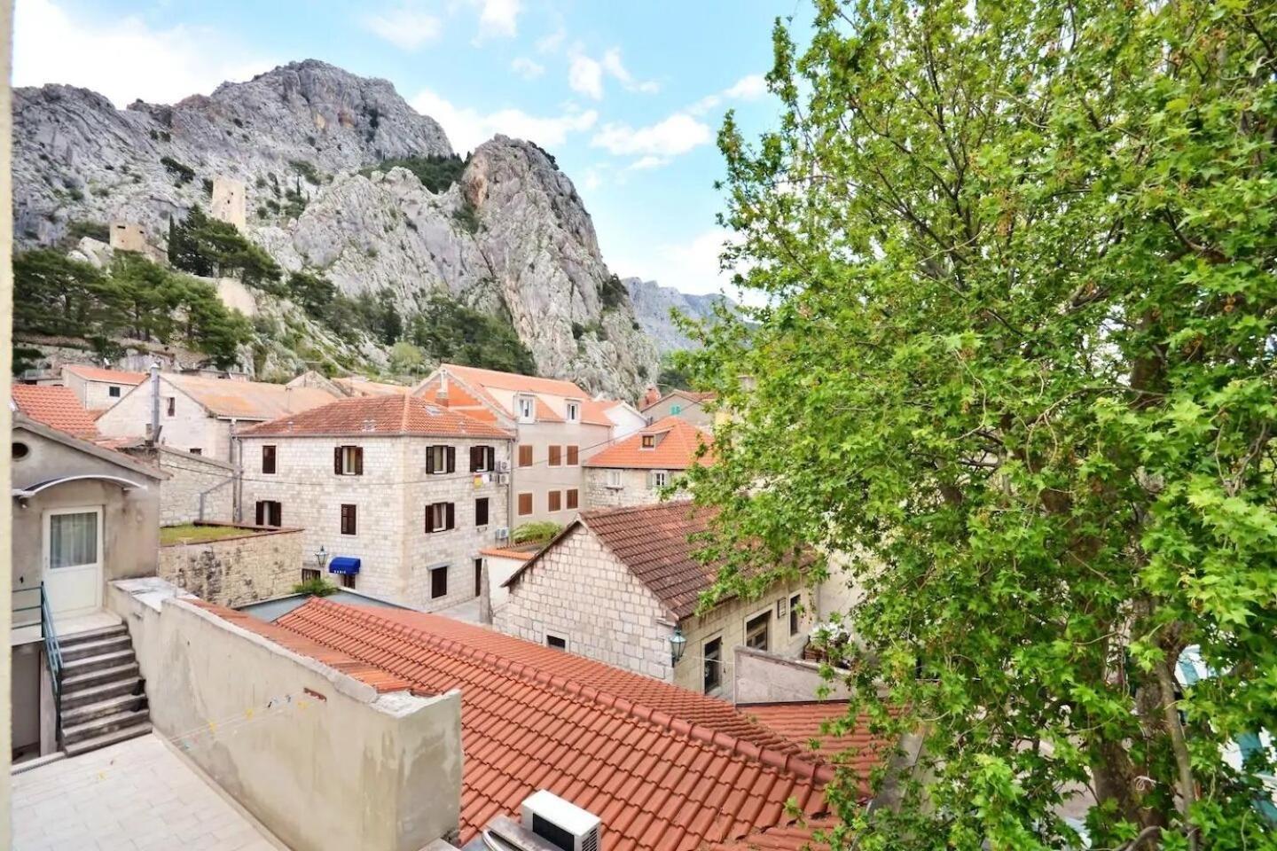 Apartment Toma Omiš Esterno foto