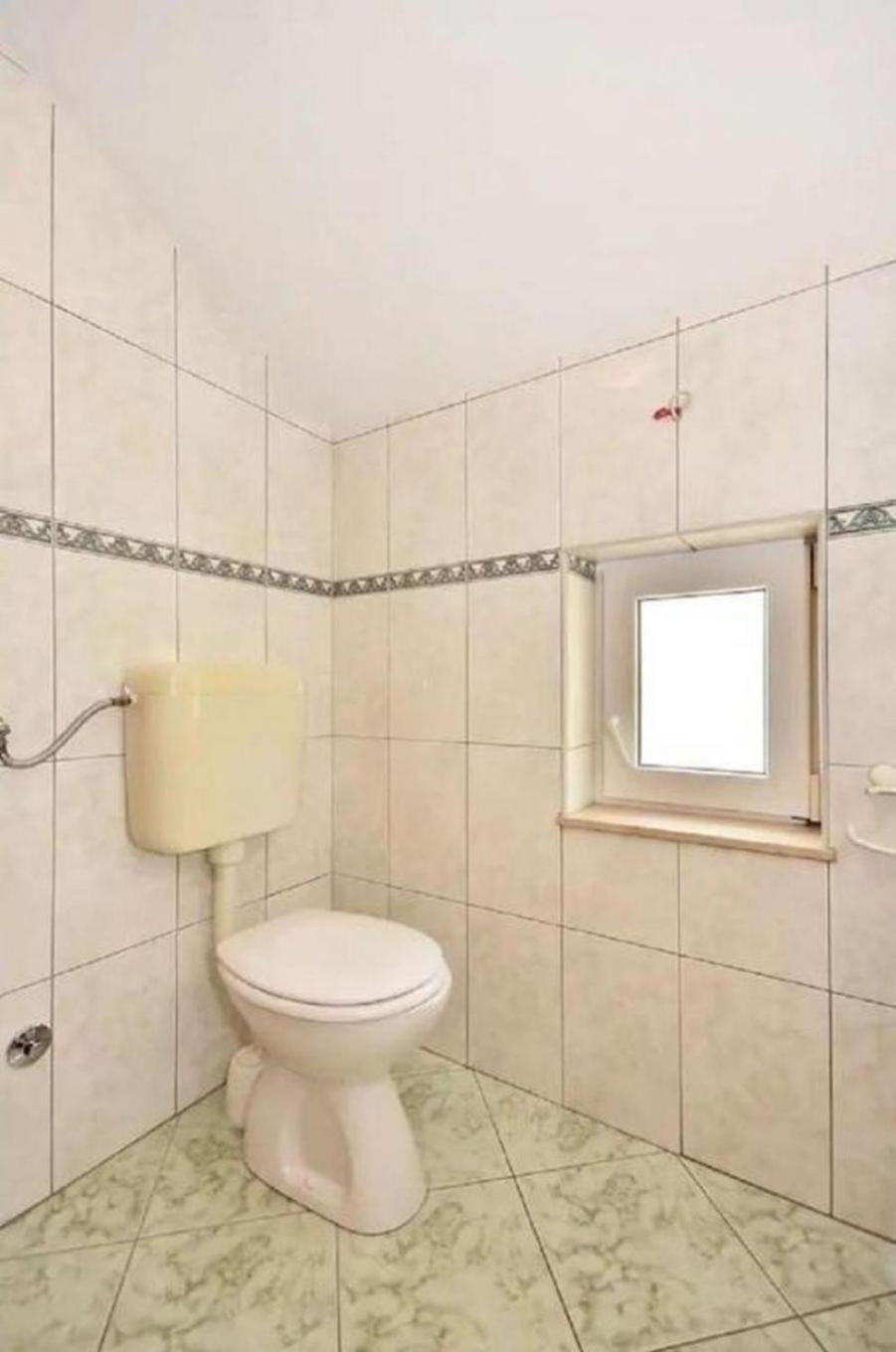Apartment Toma Omiš Esterno foto