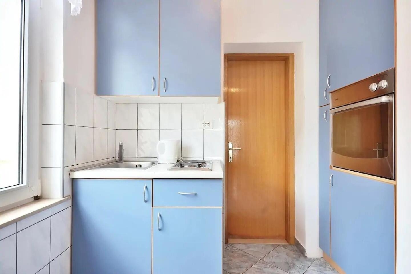 Apartment Toma Omiš Esterno foto