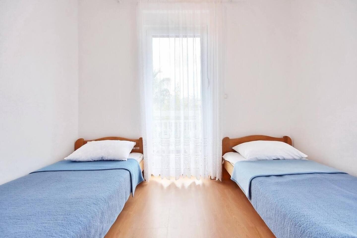Apartment Toma Omiš Esterno foto