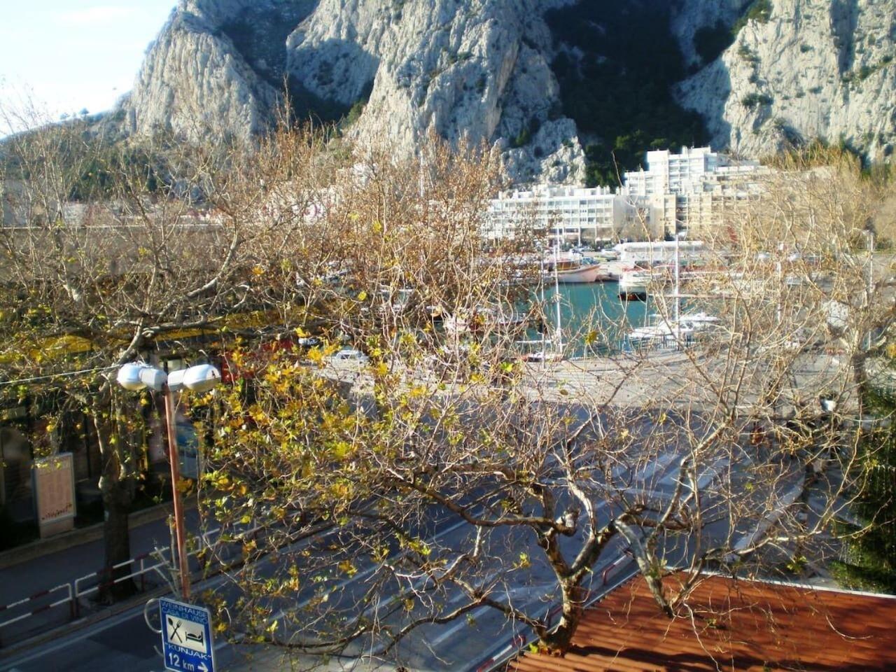 Apartment Toma Omiš Esterno foto