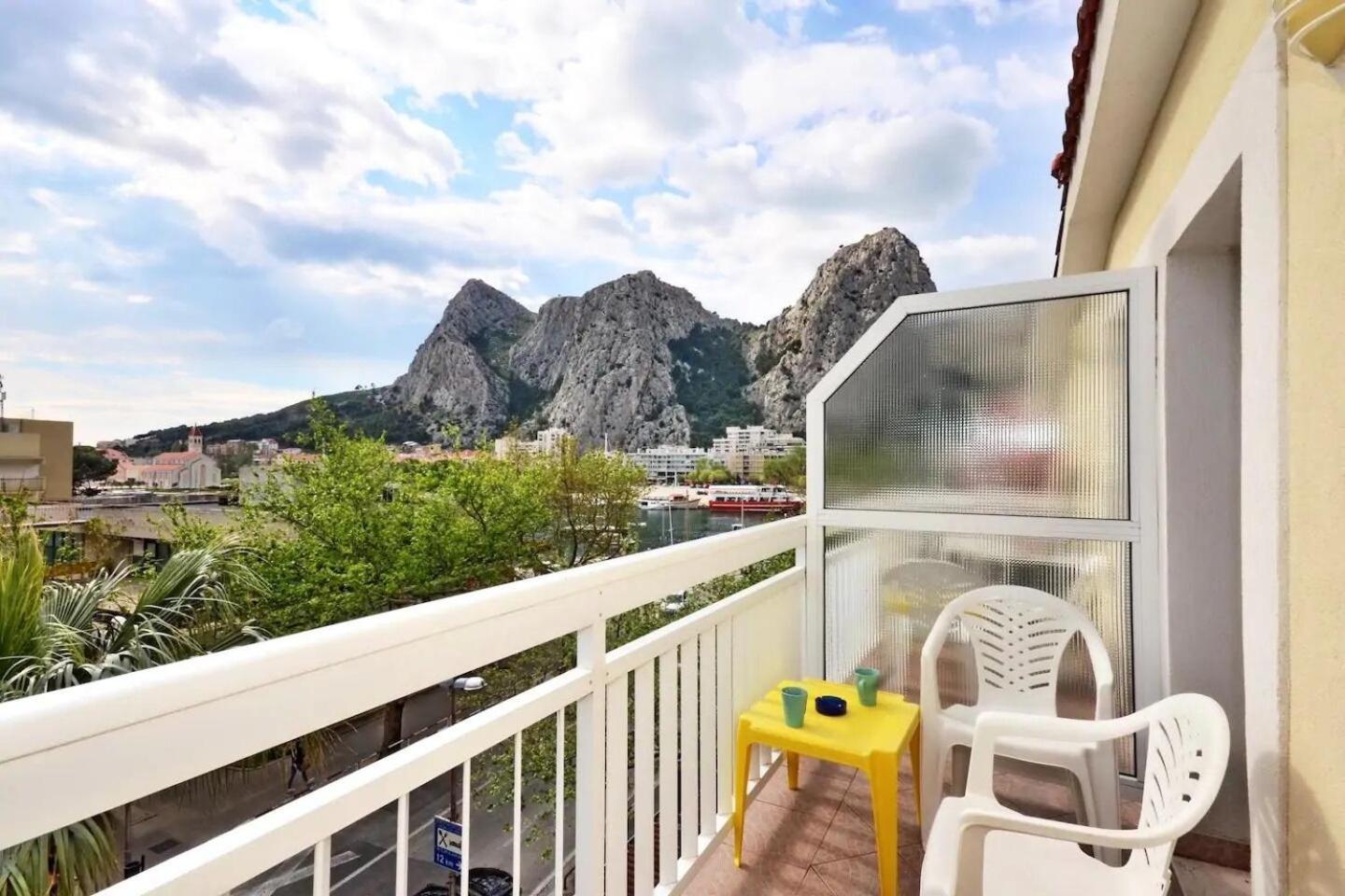 Apartment Toma Omiš Esterno foto