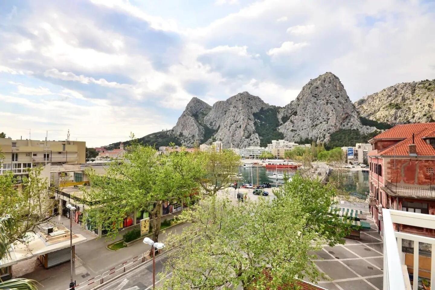 Apartment Toma Omiš Esterno foto